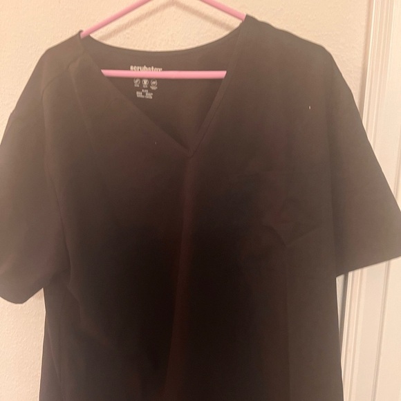 Cherokee Black V-Neck Scrub Top - Picture 8 of 9